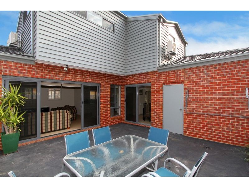 1/134 Cooper Street, Essendon VIC 3040