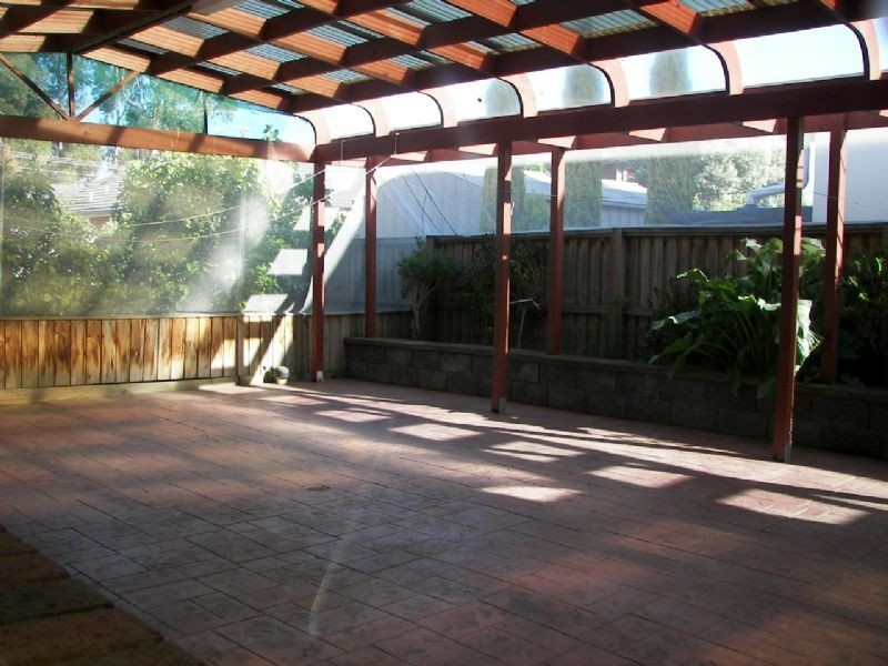 2 Barak Court, Oak Park VIC 3046