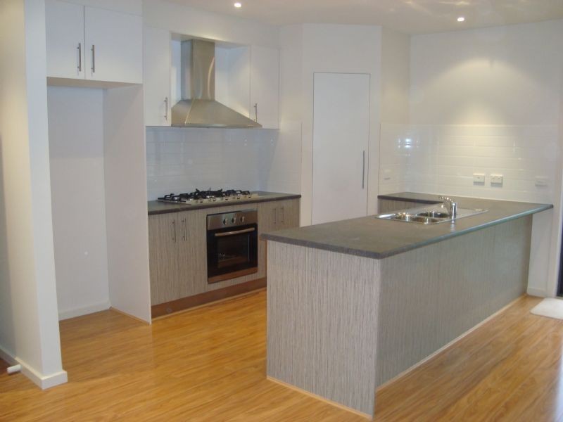 8 Anderson Road, Sunshine VIC 3020