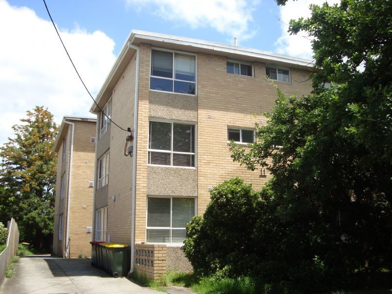 2/11 Fletcher Street, Essendon VIC 3040