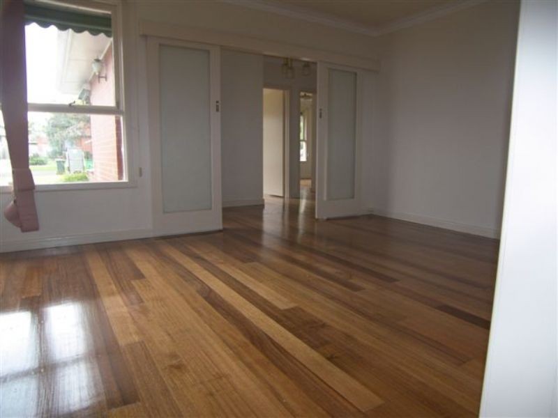 11 Flannery Court, Oak Park VIC 3046