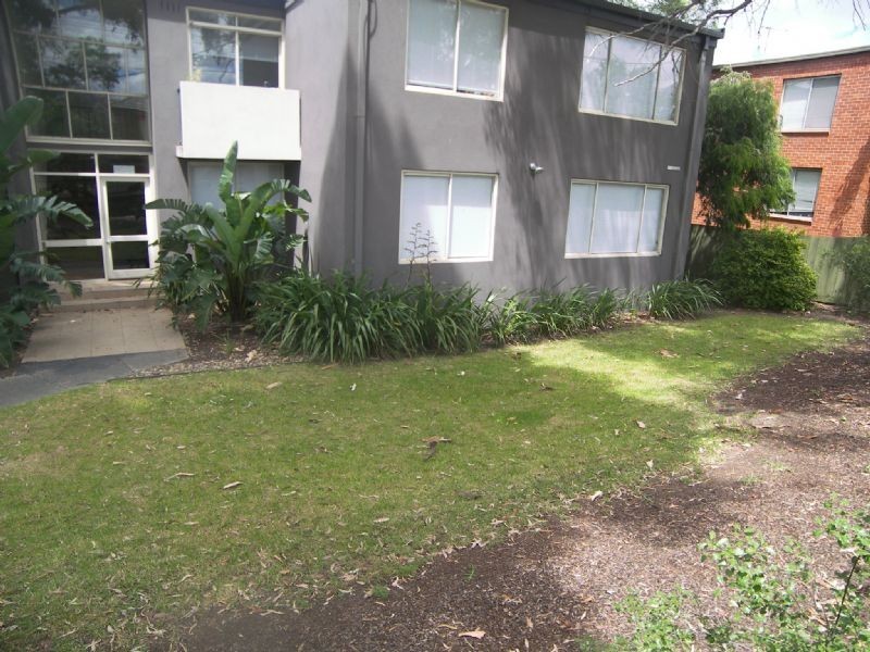 2/22-44 Donald Avenue, Essendon VIC 3040