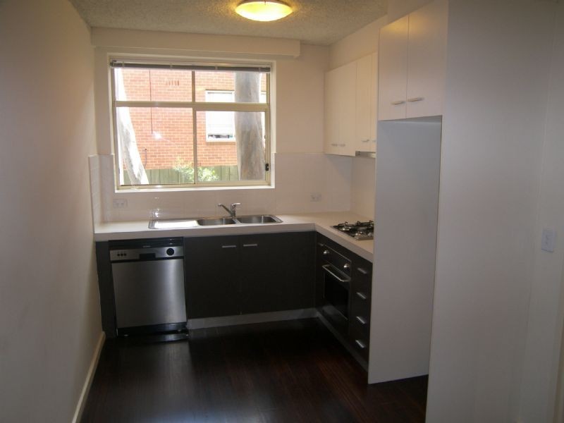 2/22-44 Donald Avenue, Essendon VIC 3040