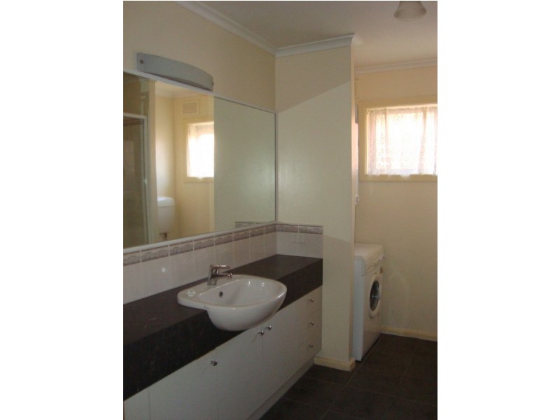 4/6 Edward Street, Essendon VIC 3040