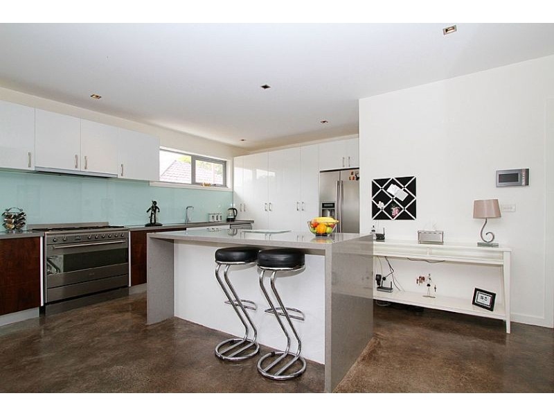 2/44 Aberdeen Street, Essendon VIC 3040