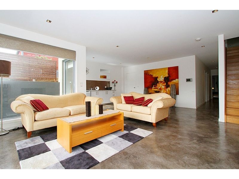 2/44 Aberdeen Street, Essendon VIC 3040