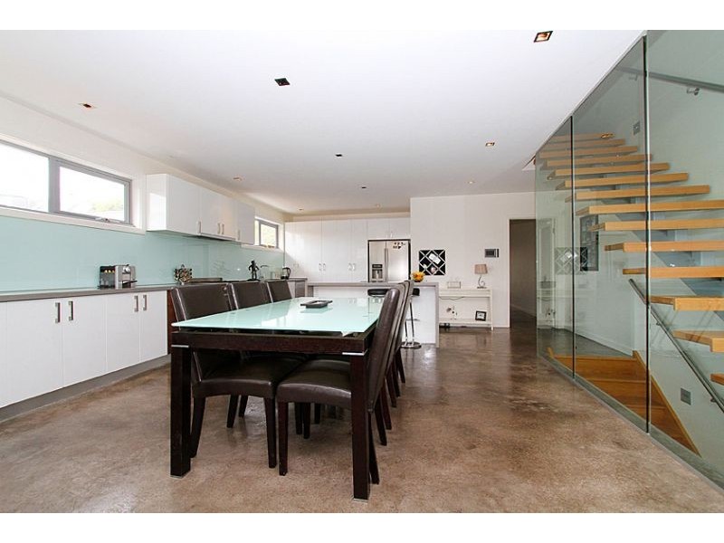 2/44 Aberdeen Street, Essendon VIC 3040