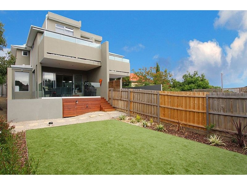 2/44 Aberdeen Street, Essendon VIC 3040