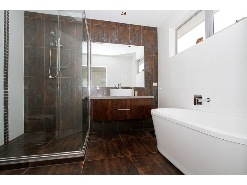 2/44 Aberdeen Street, Essendon VIC 3040