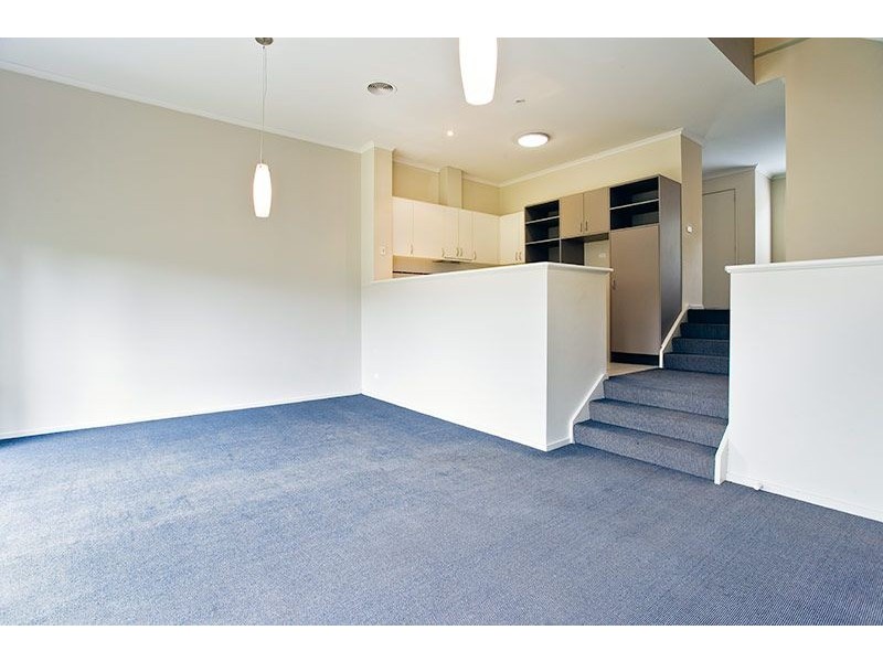 16/77 Coghlan Street, Niddrie VIC 3042