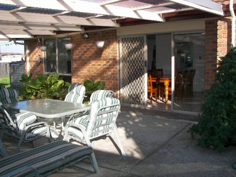 4 Shane Court, Gladstone Park VIC 3043