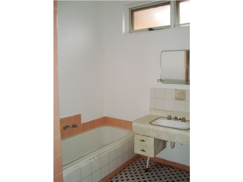 2/1004 Mt Alexander Road, Essendon VIC 3040