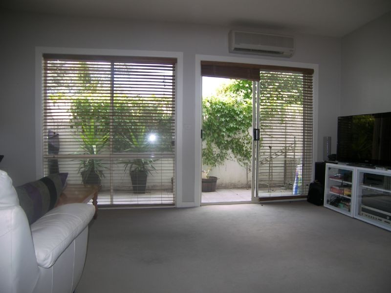 11/7 Willow Street, Essendon VIC 3040