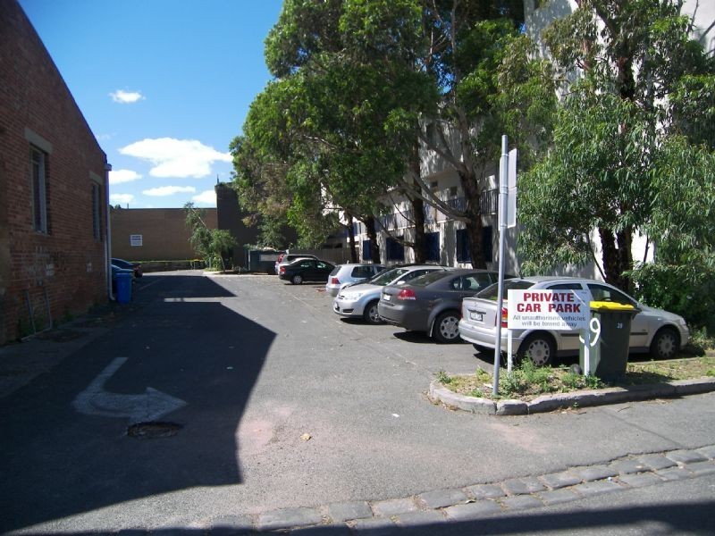 11/7 Willow Street, Essendon VIC 3040