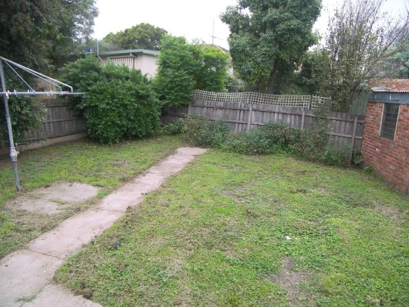4 Galtes Crescent, Brunswick West VIC 3055