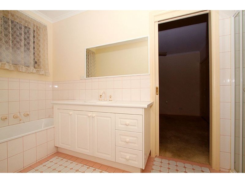 143B Deakin Street, Essendon VIC 3040