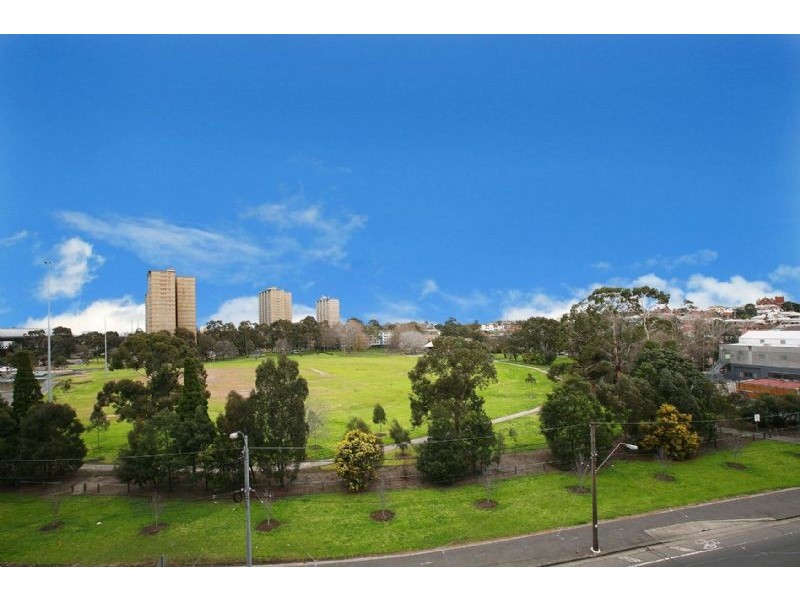 317A/38 – 70 Mt Alexander, Flemington VIC 3031