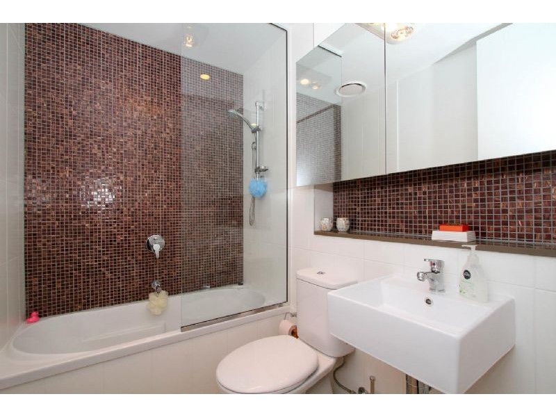 146/38 Mt Alexander Road, Flemington VIC 3031