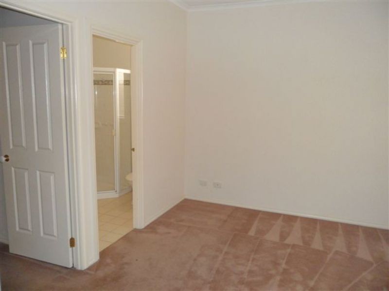 15 Wattletree Drive, Taylors Hill VIC 3037