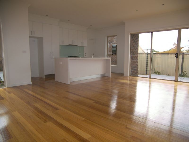 2/13 O’Shannassy Street, Essendon North VIC 3041