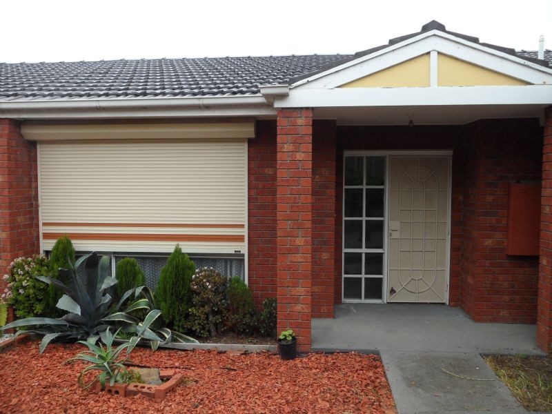 2/13 Laura Grove, Avondale Heights VIC 3034