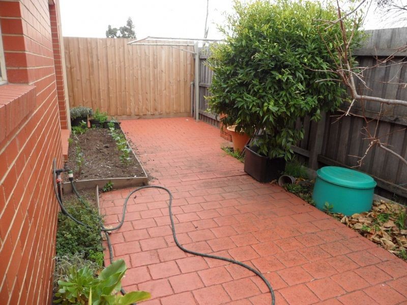 8/20 Eastleigh Avenue, Keilor East VIC 3033