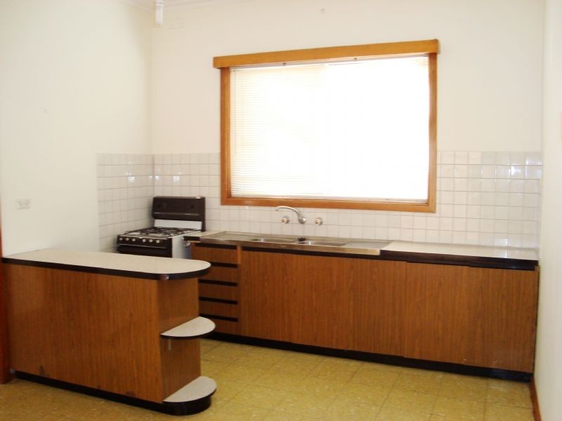 1/110 McCracken Street, Essendon VIC 3040