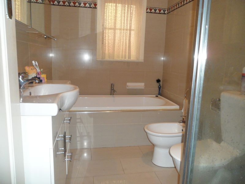 2 Cliff Street, Essendon VIC 3040