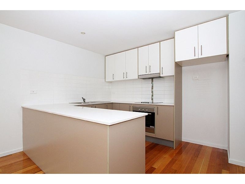 2/28 Pin Oak Crescent, Flemington VIC 3031
