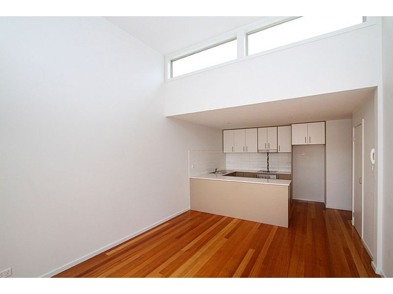 2/28 Pin Oak Crescent, Flemington VIC 3031