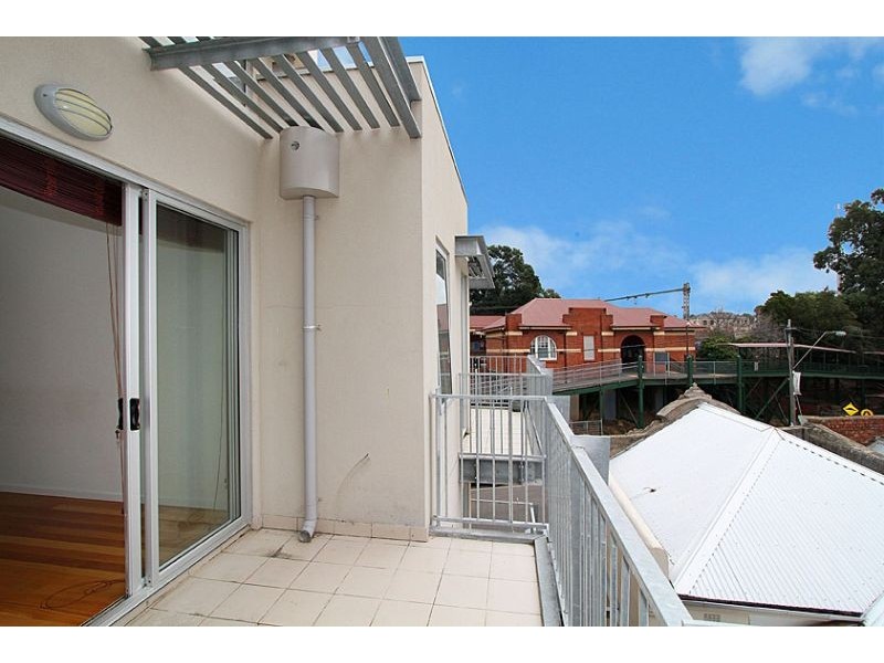 2/28 Pin Oak Crescent, Flemington VIC 3031