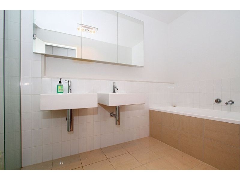 129/68 Mt Alexander Road, Flemington VIC 3031
