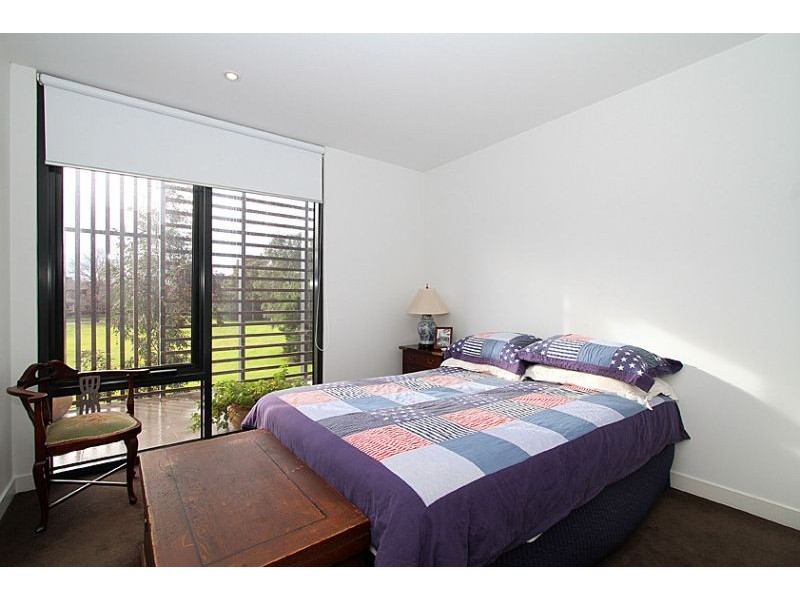 129/68 Mt Alexander Road, Flemington VIC 3031