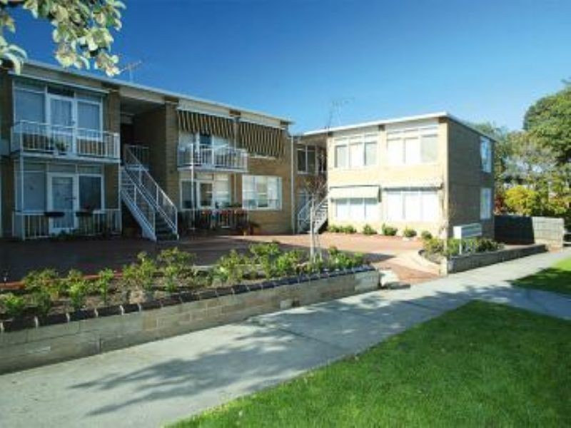 1/19 Fletcher Street, Essendon VIC 3040