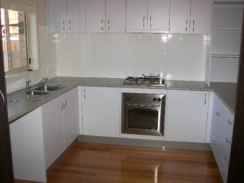 2/3 Whiltshire Drive, Roxburgh Park VIC 3064