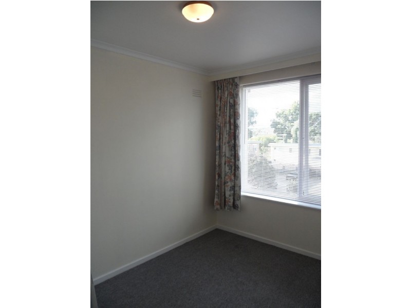 9/10 Middle Road, Maribyrnong VIC 3032