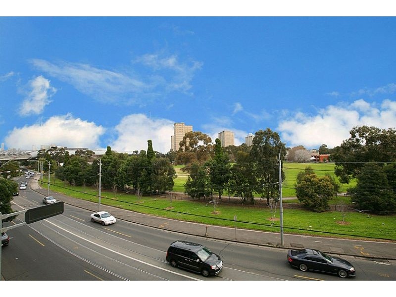 317B/38-70 Mt Alexander Road, Flemington VIC 3031