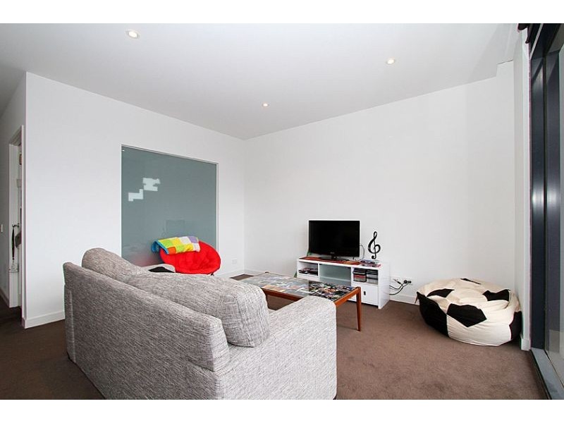 422/66 Mt Alexander Road, Flemington VIC 3031