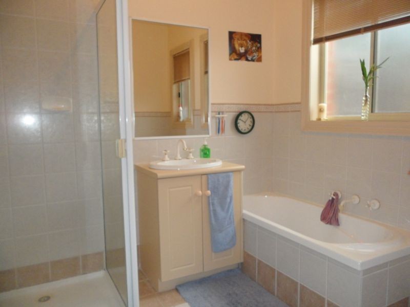 8/20 Eastleigh Avenue, Keilor East VIC 3033
