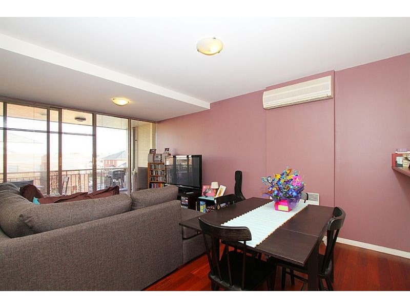 205/77 Village Way, Maribyrnong VIC 3032