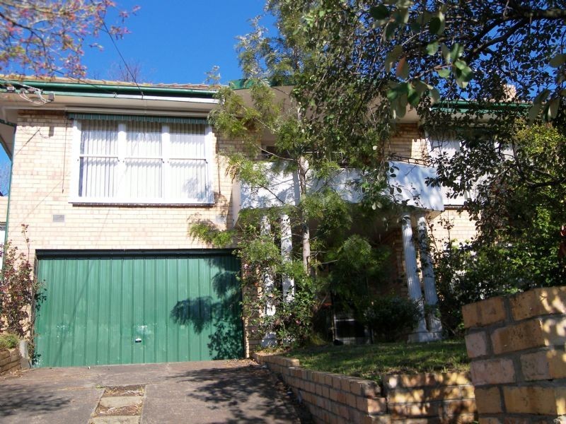 45 Hillsyde Parade, Strathmore VIC 3041