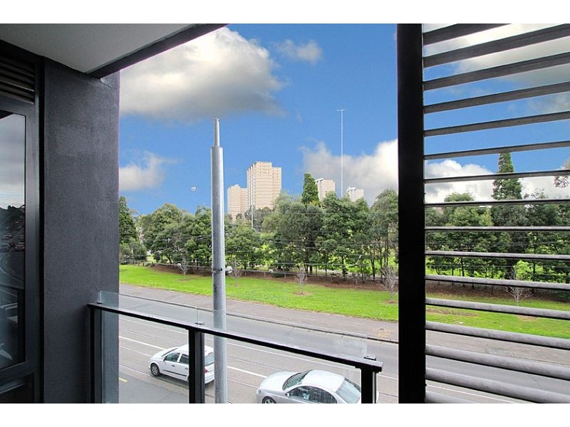 211/38 – 70 Mt Alexander Road, Flemington VIC 3031