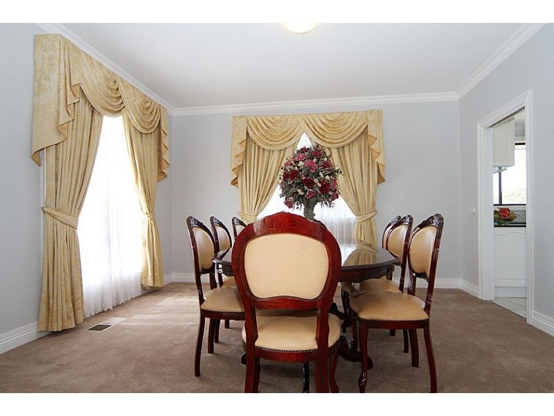 53 Templewood Crescent, Avondale Heights VIC 3034