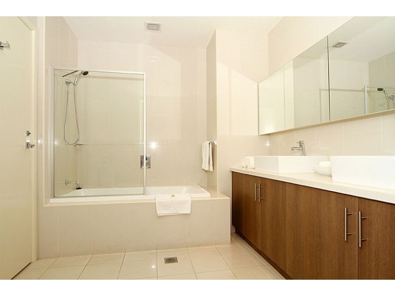 1/74 Keilor Road, Essendon VIC 3040