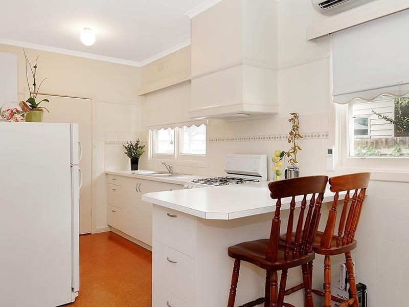 27 Coniston Ave, Airport West VIC 3042