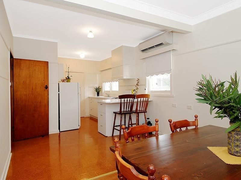 27 Coniston Ave, Airport West VIC 3042