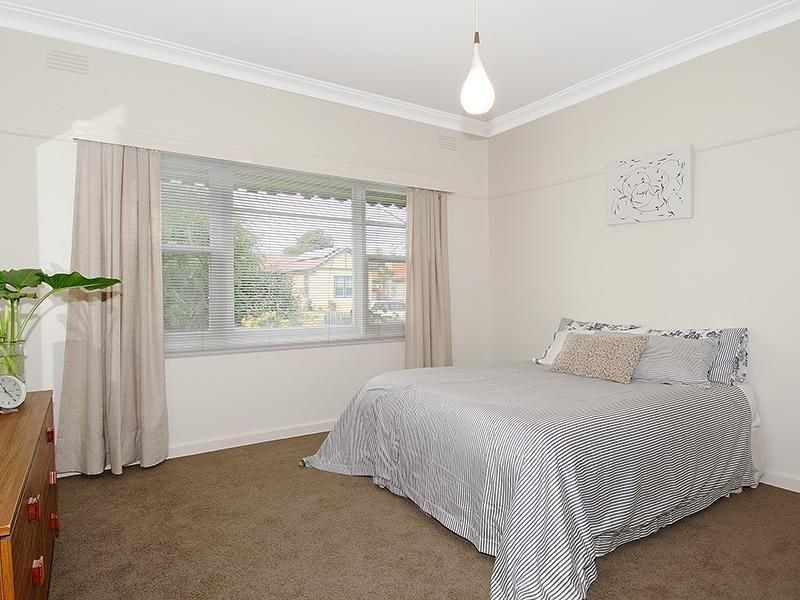 27 Coniston Ave, Airport West VIC 3042