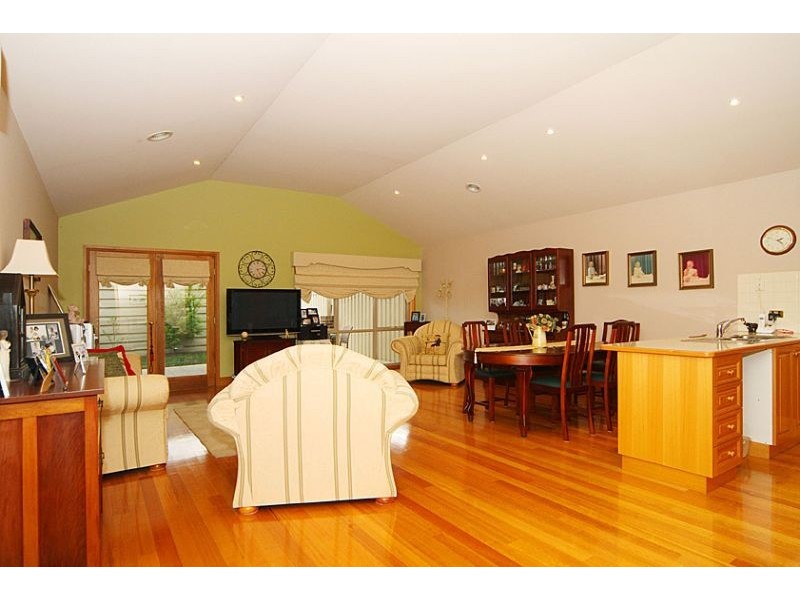 2/22 Jackson Street, Niddrie VIC 3042