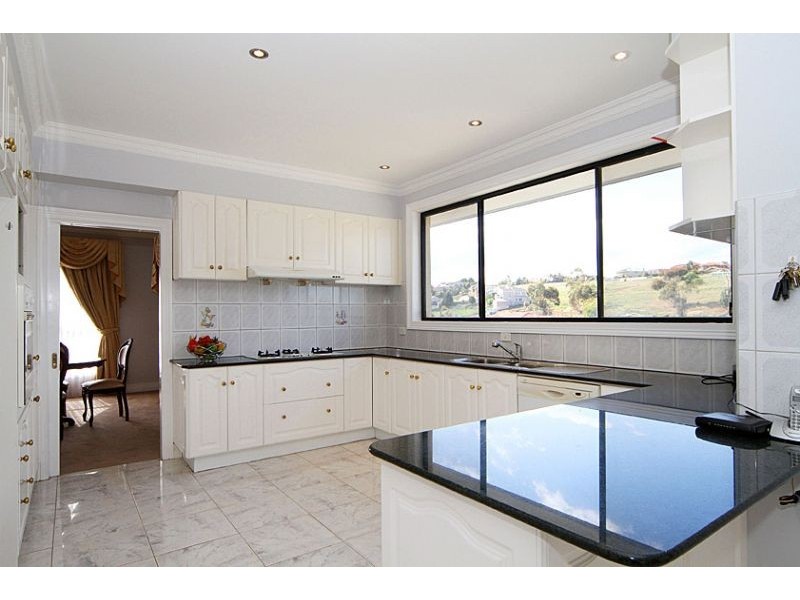 53 Templewood Crescent, Avondale Heights VIC 3034