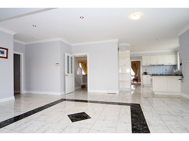 53 Templewood Crescent, Avondale Heights VIC 3034